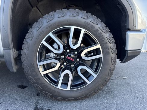 Used 2024 GMC Sierra 1500 AT4 w/ Technology Package image 31