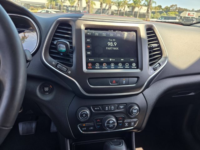 Used 2022 Jeep Cherokee Trailhawk w/ Premium Leather Package AWD/4WD image 19