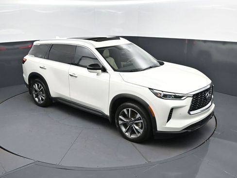 Used 2023 INFINITI QX60 Luxe w/ Vision Package FWD image 38