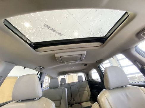 Used 2019 Honda Pilot Touring image 25