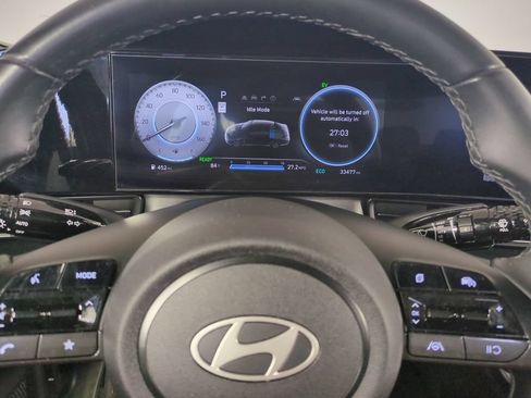 Used 2025 Hyundai Elantra SEL FWD image 32