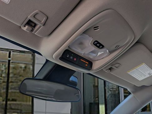 Used 2024 Buick Encore GX Sport Touring w/ Comfort Package image 32