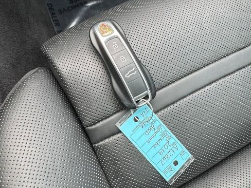 Used 2019 Porsche Cayenne image 43