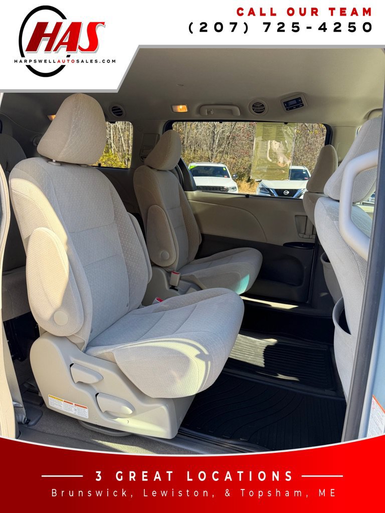 Used 2017 Toyota Sienna LE AWD/4WD image 13