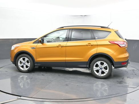 Used 2016 Ford Escape SE w/ SE Leather Comfort Package AWD/4WD image 9