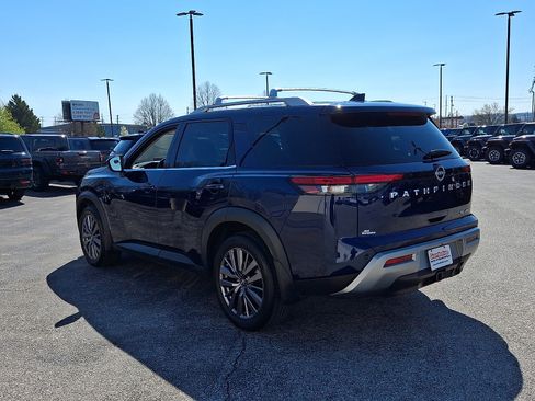 Used 2023 Nissan Pathfinder SL w/ SL Premium Package image 8