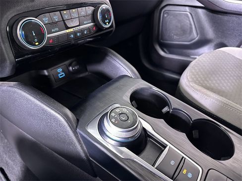 Used 2022 Ford Escape SE w/ SE Sport Appearance Package image 16