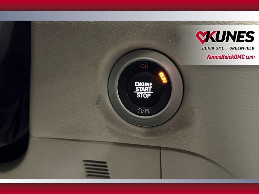 Used 2024 Chrysler Pacifica Touring-L FWD image 31
