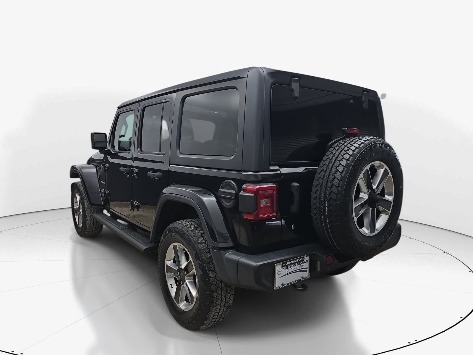 Used 2019 Jeep Wrangler Unlimited Sahara AWD/4WD image 5