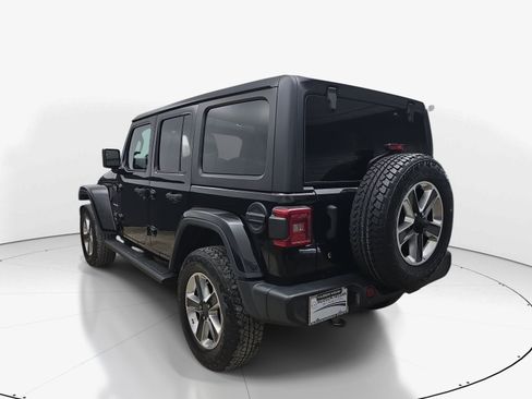 Used 2019 Jeep Wrangler Unlimited Sahara AWD/4WD image 5