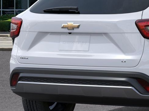 New 2026 Chevrolet Trax LT w/ Driver Confidence Package FWD image 14