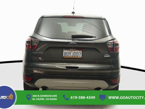 Used 2017 Ford Escape SE FWD image 12