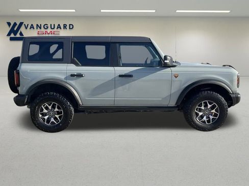 Used 2023 Ford Bronco Badlands image 13