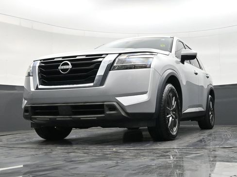 Used 2022 Nissan Pathfinder S FWD image 27
