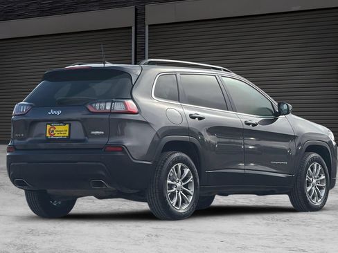 Used 2022 Jeep Cherokee Latitude Lux w/ Mopar Interior Package AWD/4WD image 4