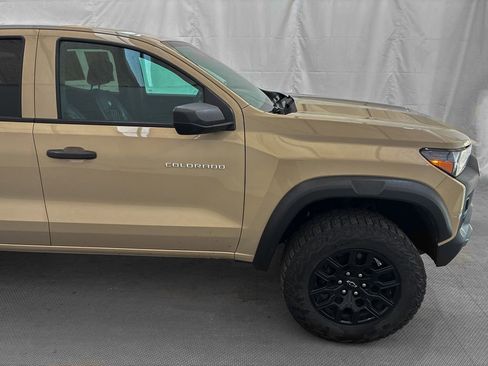 Used 2023 Chevrolet Colorado Trail Boss w/ Advanced Trailering Package AWD/4WD image 7