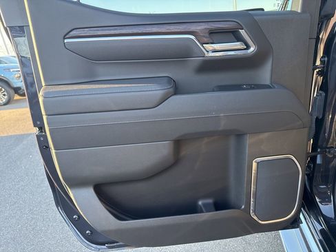 Used 2025 GMC Sierra 1500 SLT w/ SLT Premium Plus Package image 14