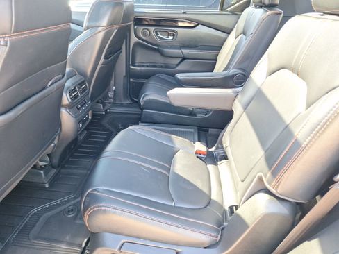 Used 2024 Honda Pilot TrailSport image 31