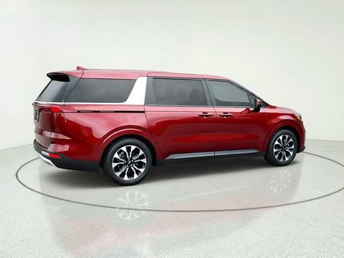 Used 2022 Kia Carnival EX FWD image 6