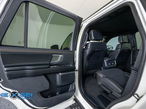 Used 2025 Ford Expedition Tremor AWD/4WD image 27