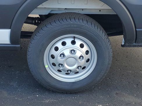 New 2025 Ford Transit 250 Low Roof AWD image 30