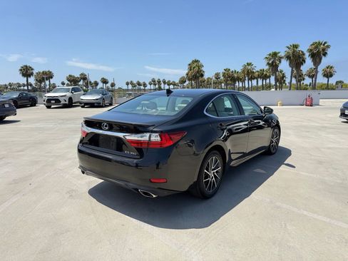 Used 2016 Lexus ES 350 w/ Navigation System Package FWD image 3