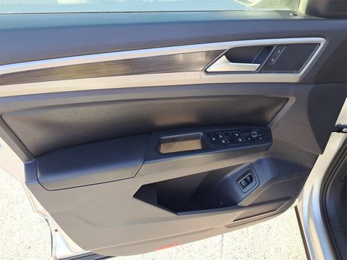 Used 2018 Volkswagen Atlas SE image 15