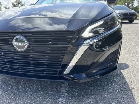 Used 2024 Nissan Altima 2.5 SV FWD image 10