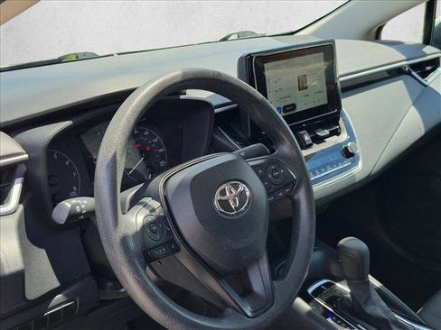 Used 2023 Toyota Corolla LE FWD image 6