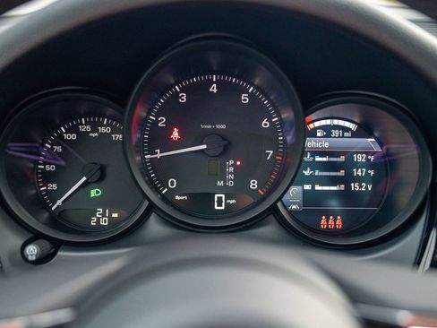 New 2026 Porsche Macan image 15