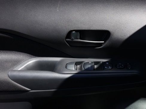 New 2025 Nissan Kicks Play S image 24