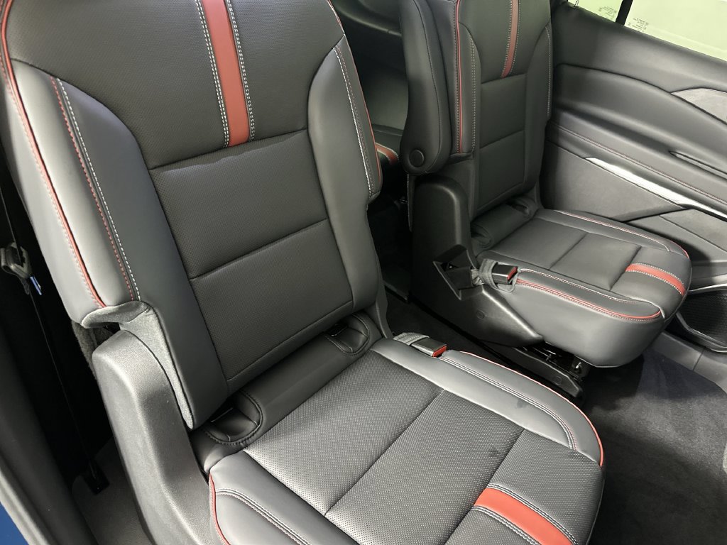 New 2027 Chevrolet Traverse RS w/ LPO, Floor Liner Package AWD/4WD image 29