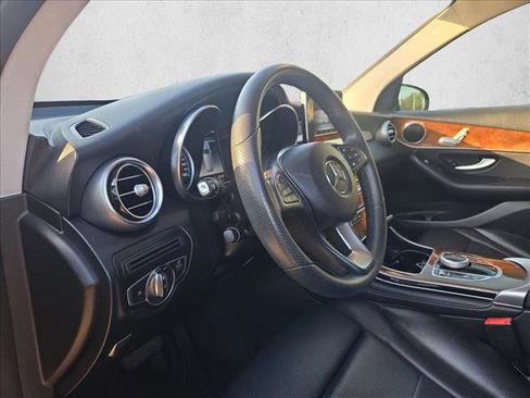 Used 2018 Mercedes-Benz GLC 300 4MATIC image 10