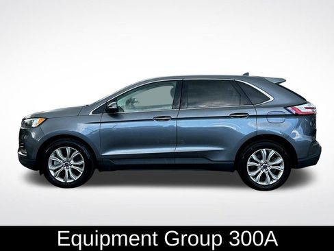 Used 2022 Ford Edge Titanium image 3