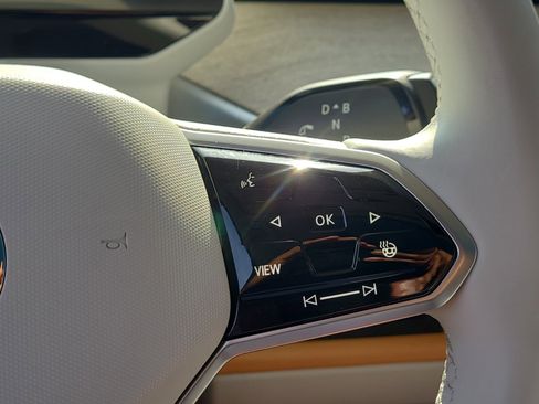 Used 2025 Volkswagen ID. Buzz 1st Edition image 56