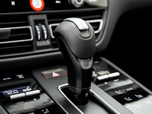 New 2026 Porsche Macan image 22