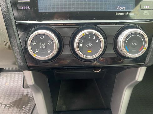 Used 2016 Subaru Forester 2.5i Premium w/ All-Weather Package AWD/4WD image 16