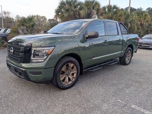 Used 2024 Nissan Titan SV w/ SV Bronze Edition Package RWD image 3