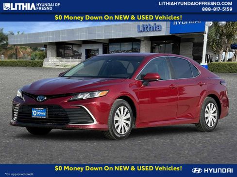 Used 2022 Toyota Camry LE image 1