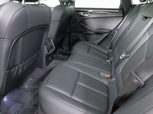 Used 2024 Porsche Macan image 40