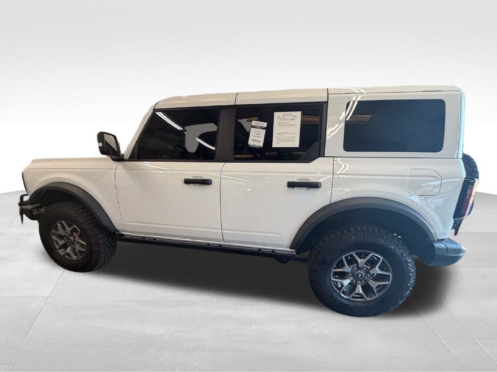 Used 2025 Ford Bronco Badlands AWD/4WD image 3
