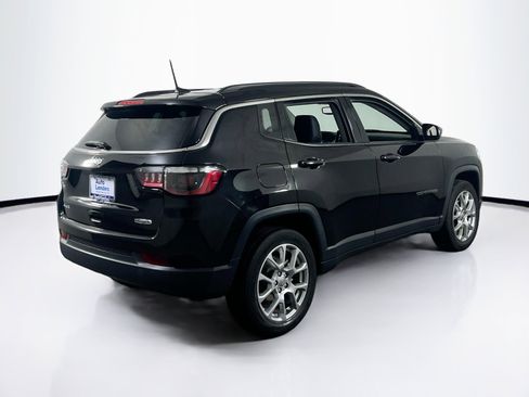 Used 2022 Jeep Compass Latitude image 5