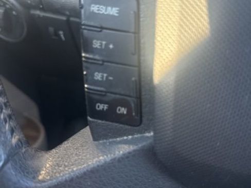 Used 2010 Ford Edge Limited image 28