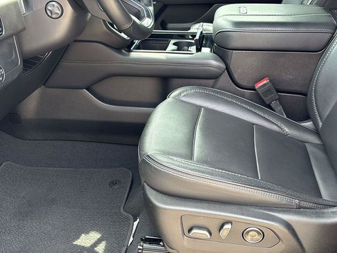 Certified 2025 GMC Yukon Denali AWD/4WD image 13