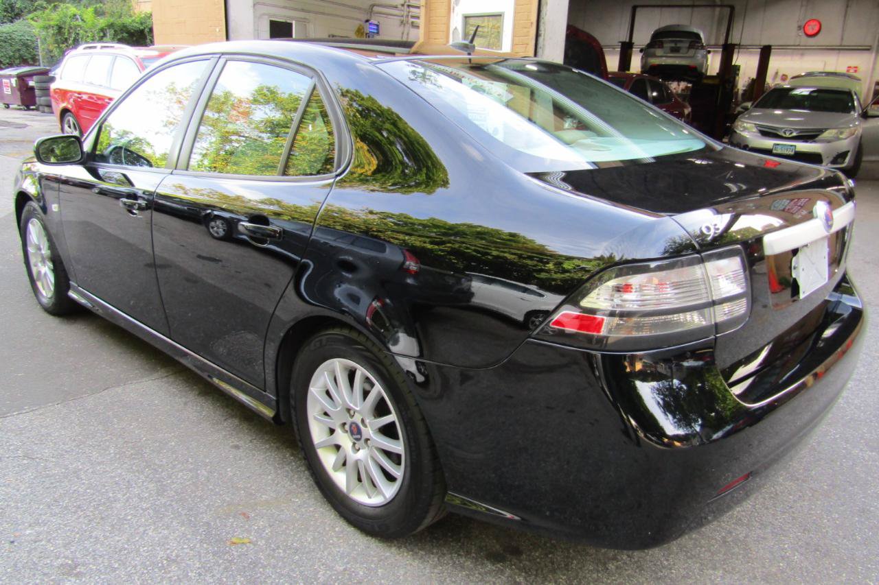 Used 2008 Saab 9-3 2.0T w/ Moonroof Package FWD image 3