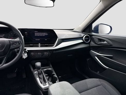 Used 2024 Chevrolet Trax LS FWD image 22