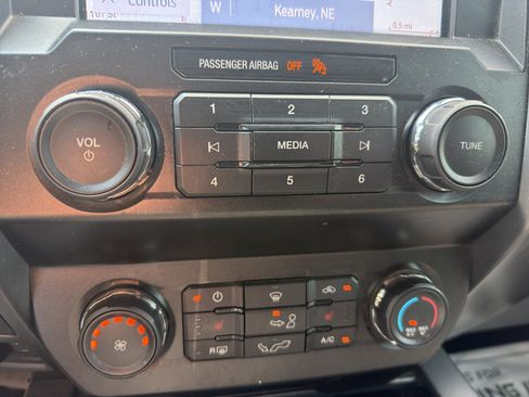 Used 2020 Ford F150 XLT w/ Equipment Group 302A Luxury AWD/4WD image 26
