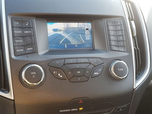 Used 2017 Ford Edge SEL image 14