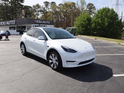 Used 2024 Tesla Model Y Long Range image 13