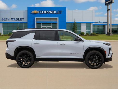 New 2026 Chevrolet Traverse RS w/ LPO, Floor Liner Package image 8